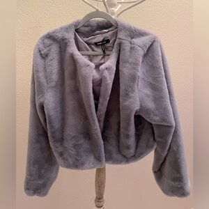 Hard to find XL Suuuuper soft BCBG faux fur shrug.